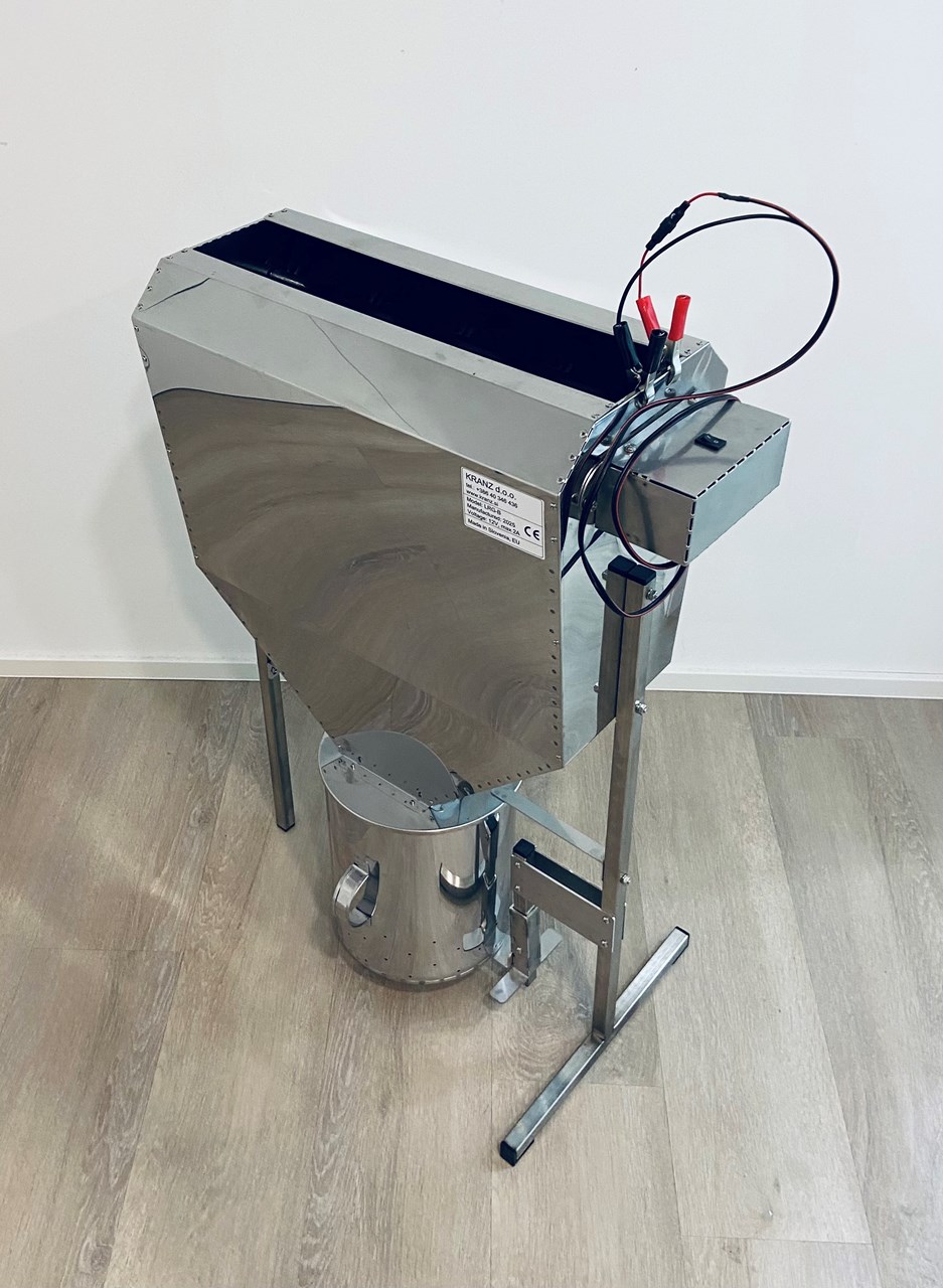 Urządzenie do odsuwania pszczół 50 cm z pedałem nożnym do uli wielokorpusowych